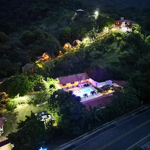 Orlando Y Mas Na' Tayrona Guest house